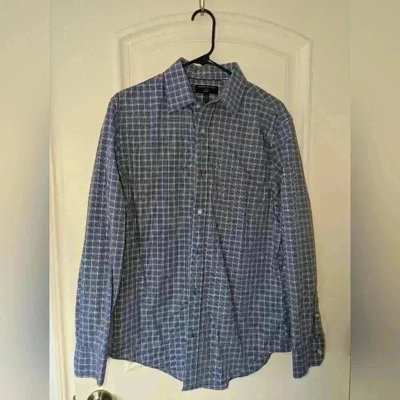 Banana Republic Non-Iron Classic Fit Button-Down Shirt - Size M - Picture 1 of 3